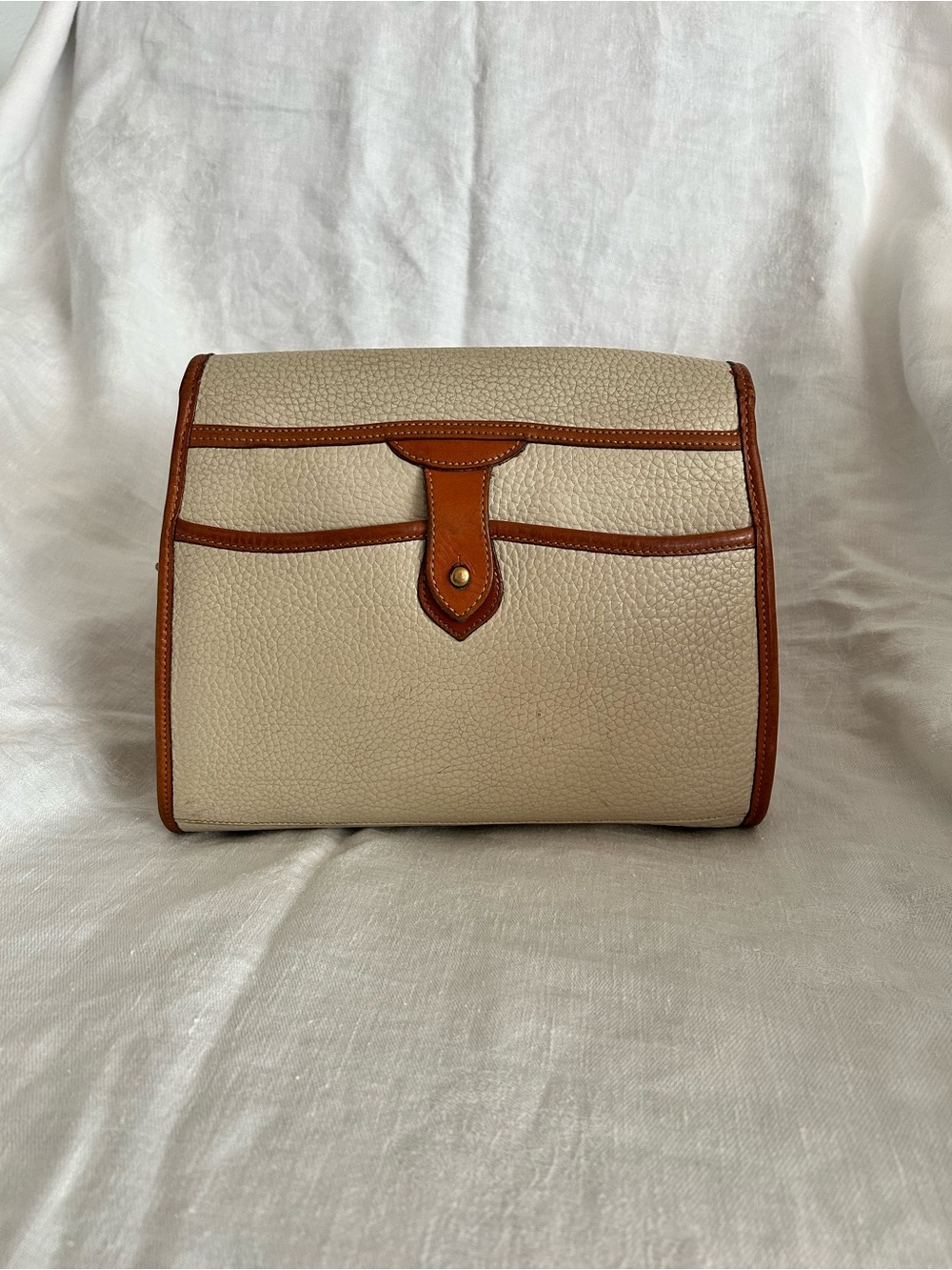 90’s Vintage Dooney and Burke | All Weather Leather Essex Crossbody Bag | Cream - Picture 4 of 11
